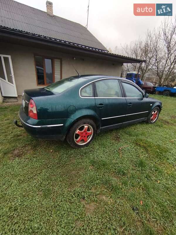 Седан Volkswagen Passat 2003 в Чернівцях