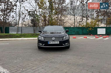 Універсал Volkswagen Passat 2013 в Одесі