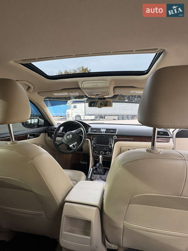 Седан Volkswagen Passat 2012 в Киеве