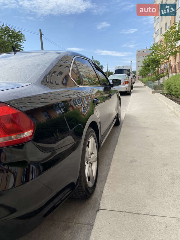 Седан Volkswagen Passat 2013 в Одессе