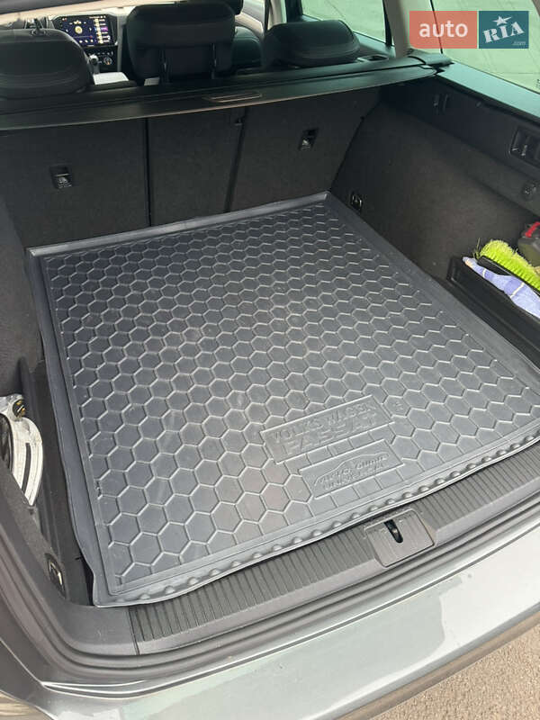 Универсал Volkswagen Passat 2017 в Запорожье