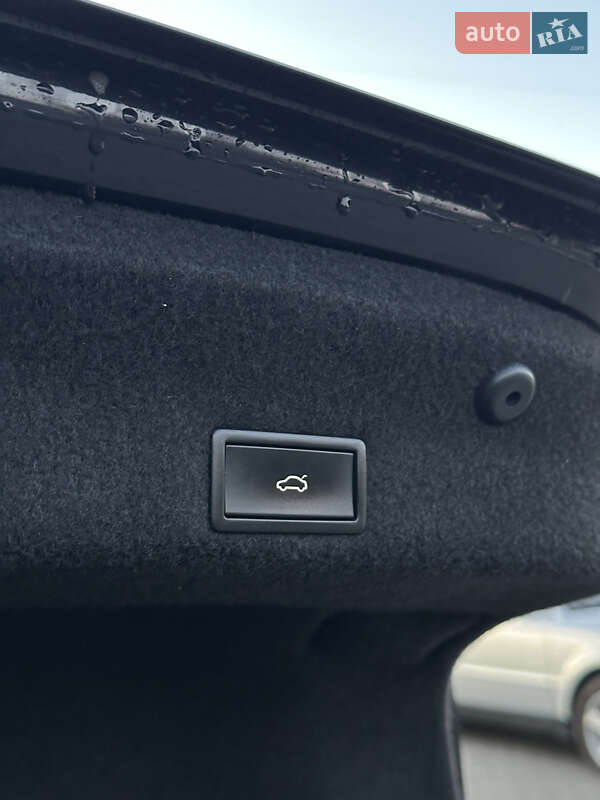 Седан Volkswagen Passat 2016 в Ужгороде