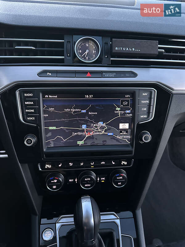 Седан Volkswagen Passat 2016 в Ужгороде