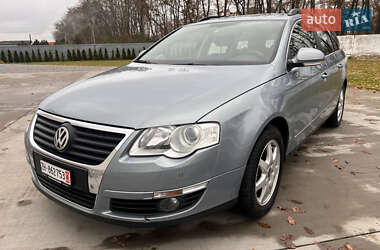 Універсал Volkswagen Passat 2010 в Луцьку