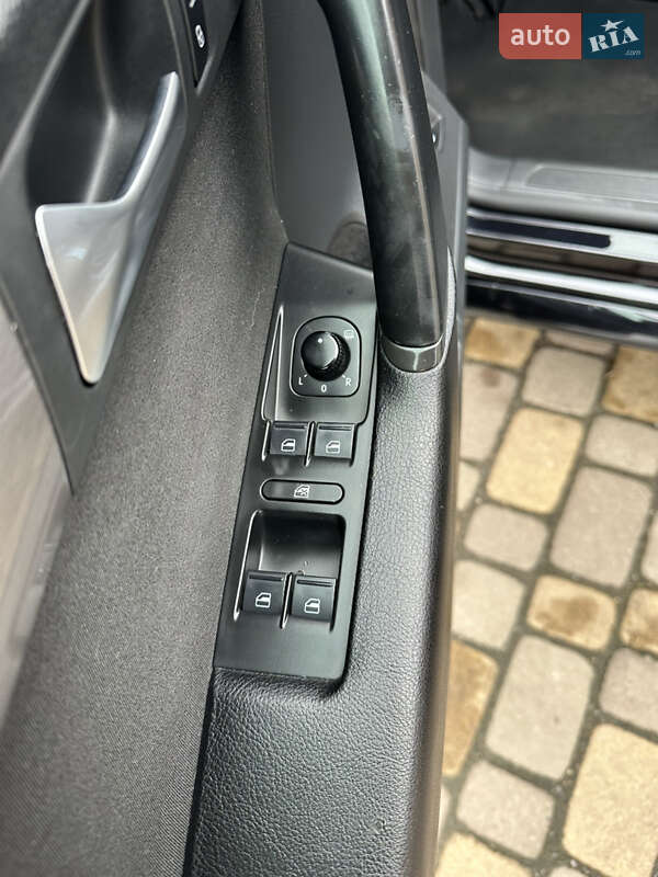 Универсал Volkswagen Passat 2013 в Сваляве