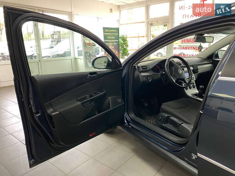 Универсал Volkswagen Passat 2008 в Киеве