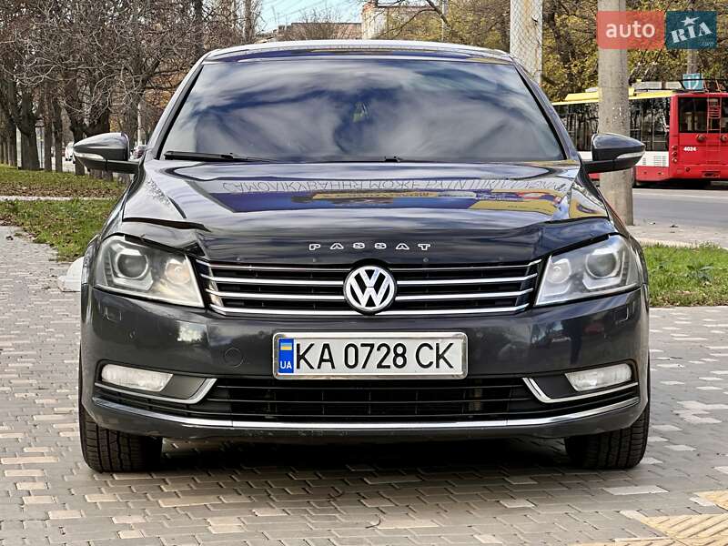 Седан Volkswagen Passat 2011 в Одесі