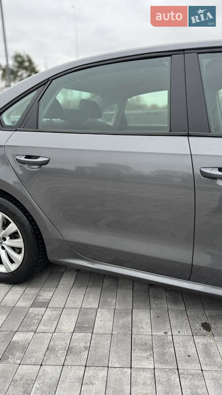 Седан Volkswagen Passat 2012 в Макарове