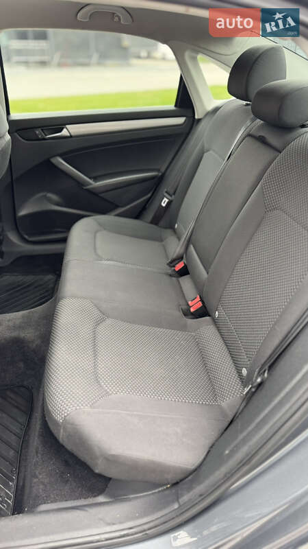 Седан Volkswagen Passat 2012 в Макарове