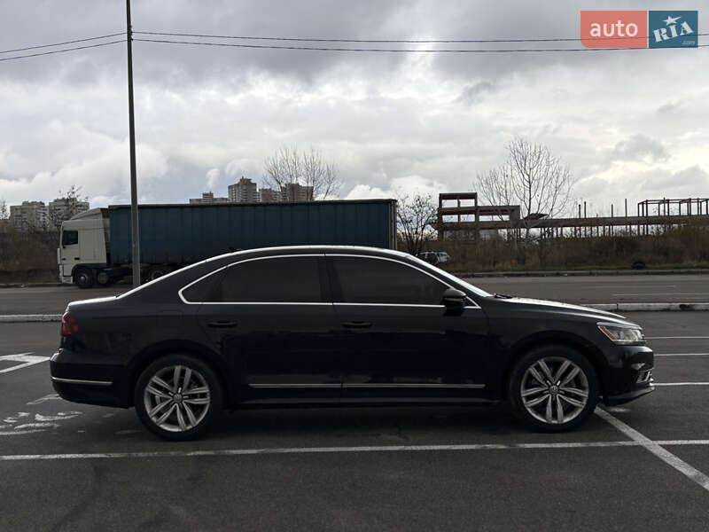 Седан Volkswagen Passat 2017 в Киеве