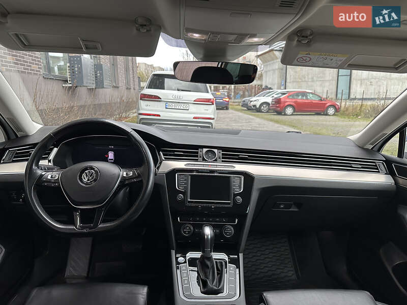 Універсал Volkswagen Passat 2017 в Львові