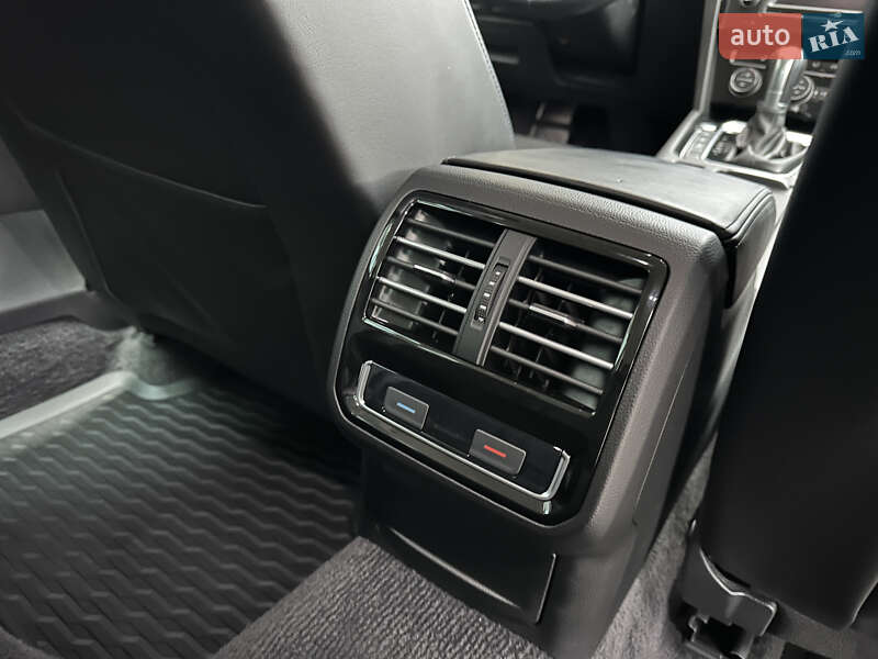 Універсал Volkswagen Passat 2017 в Львові