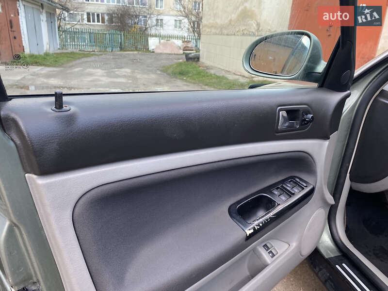 Универсал Volkswagen Passat 2003 в Хмельницком
