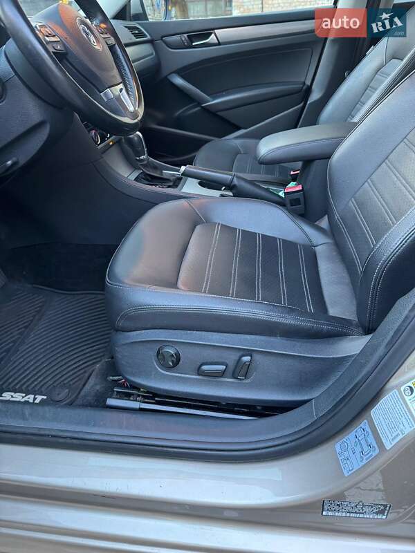 Седан Volkswagen Passat 2014 в Киеве