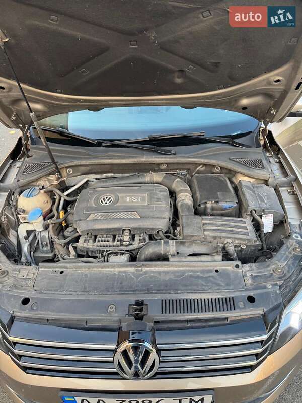 Седан Volkswagen Passat 2014 в Киеве