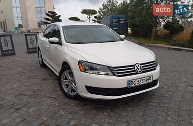 Седан Volkswagen Passat 2012 в Львове