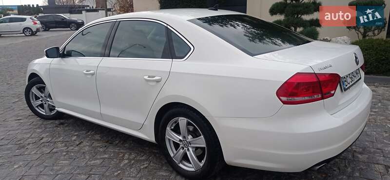 Седан Volkswagen Passat 2012 в Львове