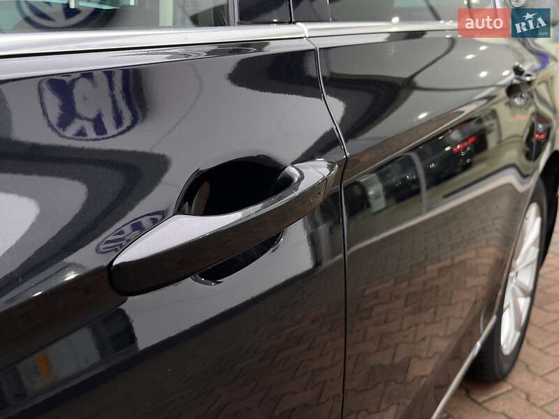 Седан Volkswagen Passat 2018 в Житомире