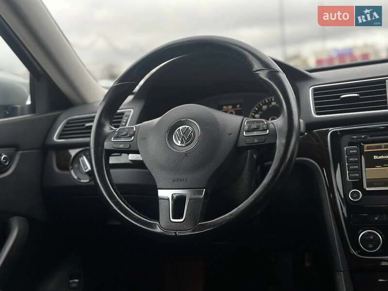 Седан Volkswagen Passat 2014 в Одессе