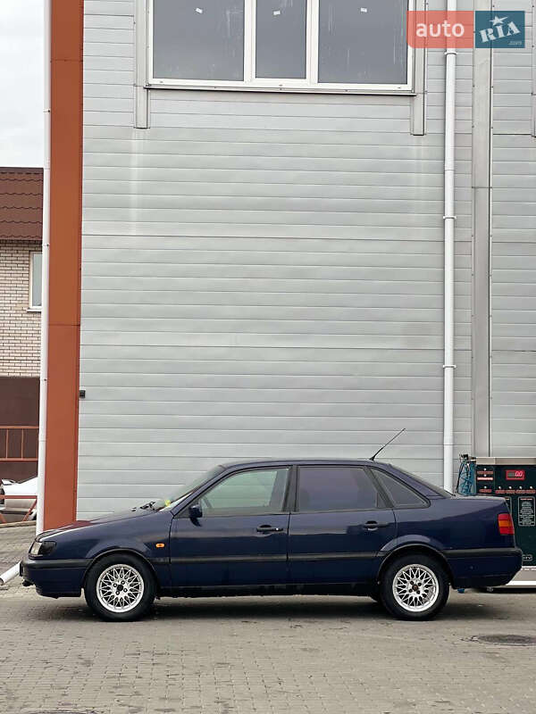 Седан Volkswagen Passat 1996 в Сумах