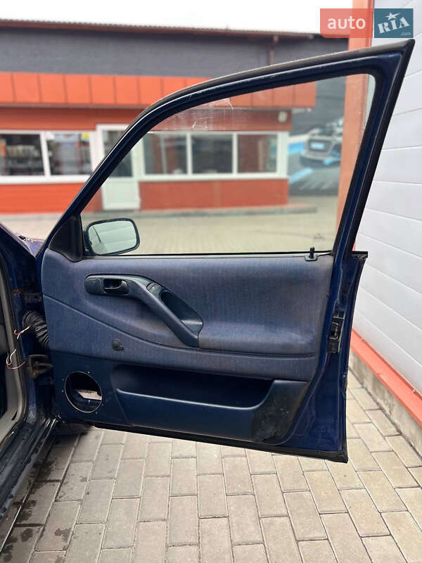 Седан Volkswagen Passat 1996 в Сумах