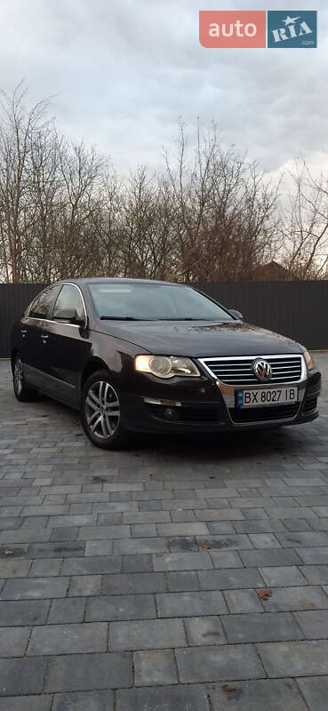Седан Volkswagen Passat 2005 в Староконстантинове