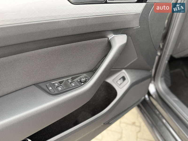 Универсал Volkswagen Passat 2021 в Луцке