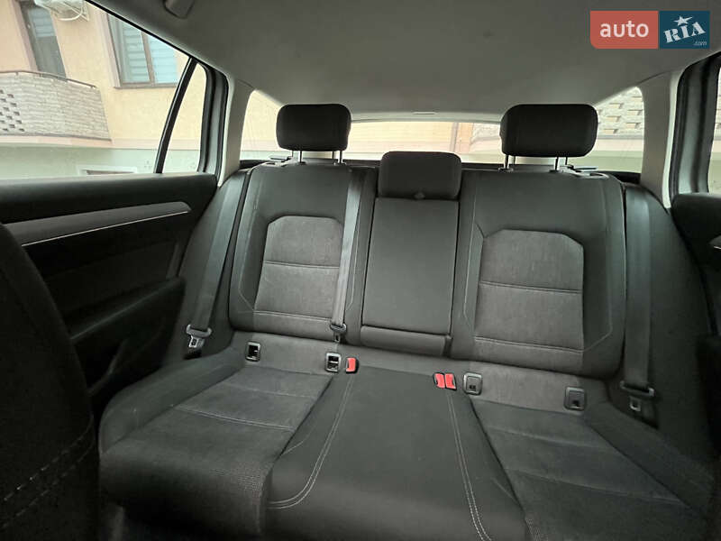 Универсал Volkswagen Passat 2016 в Ужгороде фото 9 Универсал Volkswagen Passat 2016 в Ужгороде