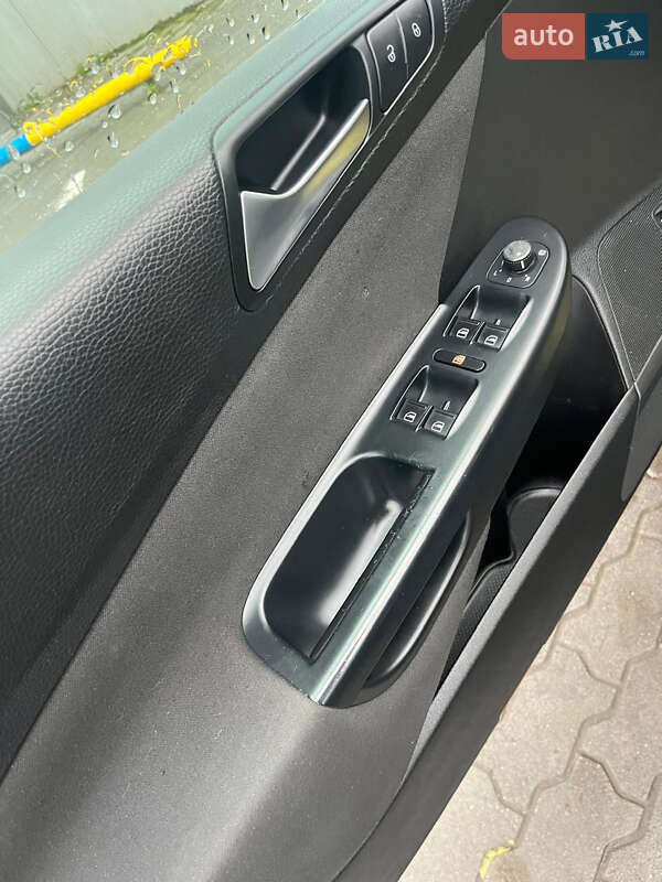 Універсал Volkswagen Passat 2010 в Луцьку