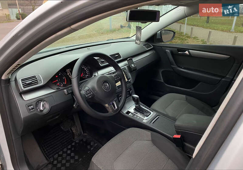 Універсал Volkswagen Passat 2011 в Хусті