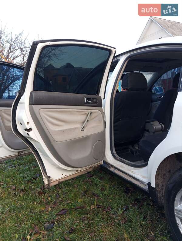 Седан Volkswagen Passat 2000 в Баре