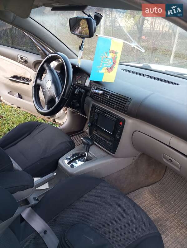 Седан Volkswagen Passat 2000 в Баре