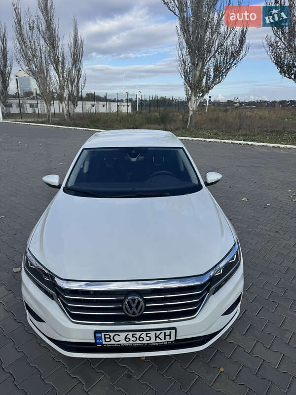 Седан Volkswagen Passat 2020 в Измаиле