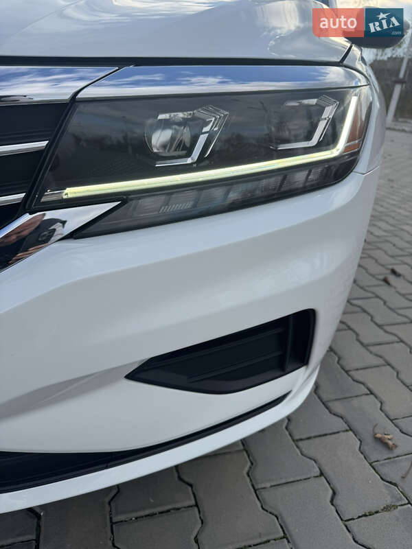 Седан Volkswagen Passat 2020 в Измаиле