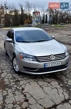 Седан Volkswagen Passat 2011 в Харькове