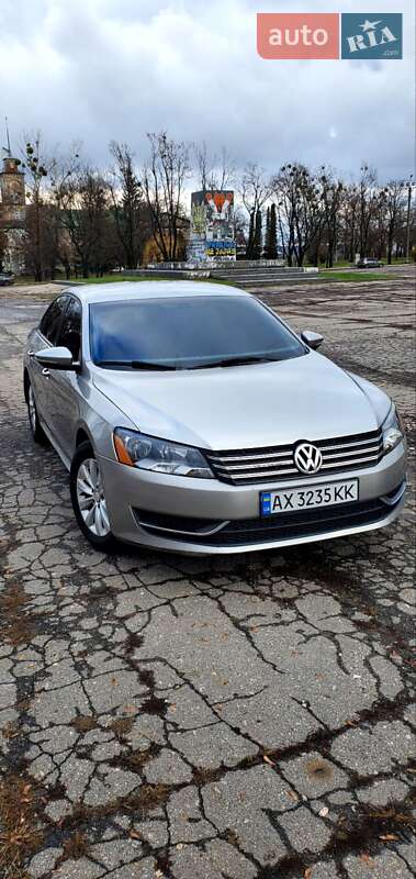 Седан Volkswagen Passat 2011 в Харькове