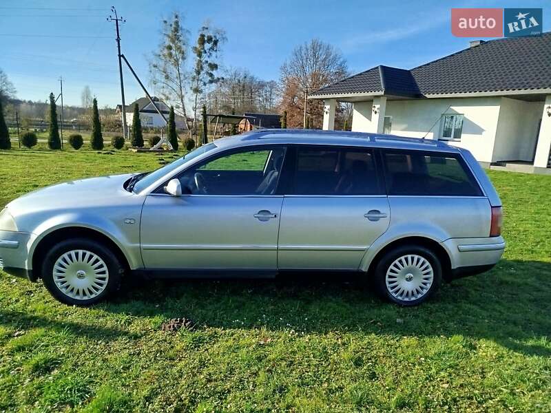 Универсал Volkswagen Passat 2003 в Старой Выжевке