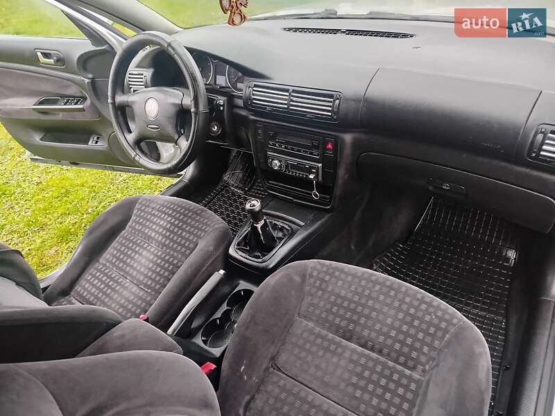 Универсал Volkswagen Passat 2003 в Старой Выжевке