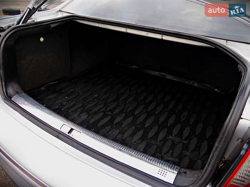 Седан Volkswagen Passat 2001 в Черкассах