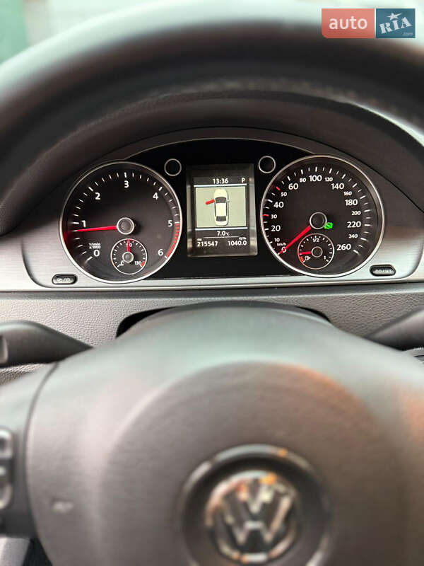 Седан Volkswagen Passat 2013 в Киеве