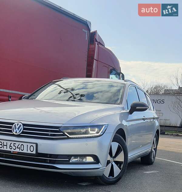 Універсал Volkswagen Passat 2015 в Одесі