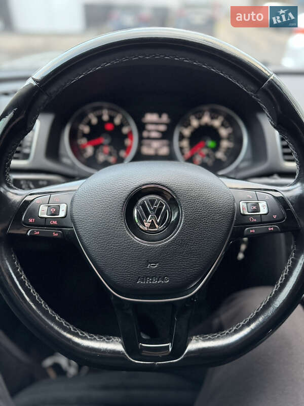 Седан Volkswagen Passat 2016 в Кременчуге фото 6 Седан Volkswagen Passat 2016 в Кременчуге