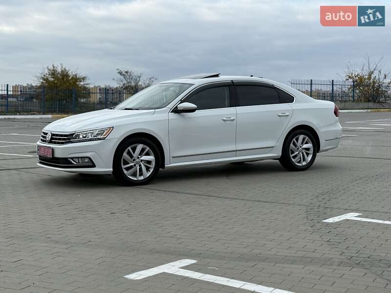Седан Volkswagen Passat 2018 в Одессе