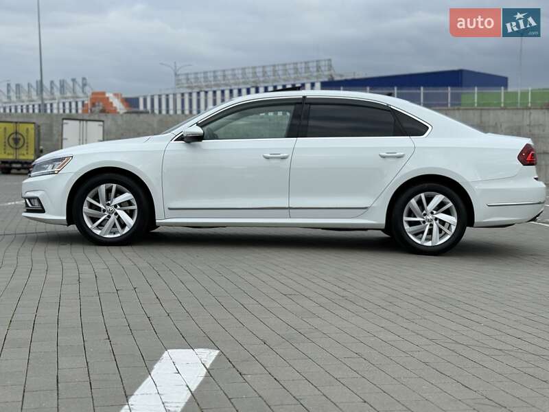 Седан Volkswagen Passat 2018 в Одессе