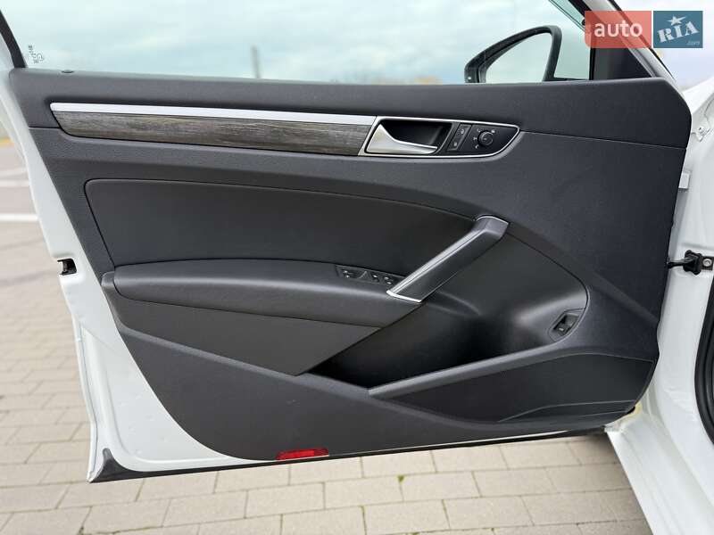 Седан Volkswagen Passat 2018 в Одессе