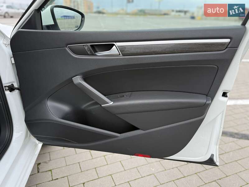 Седан Volkswagen Passat 2018 в Одессе