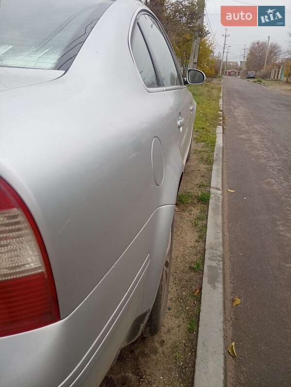Седан Volkswagen Passat 2004 в Николаеве фото 12 Седан Volkswagen Passat 2004 в Николаеве