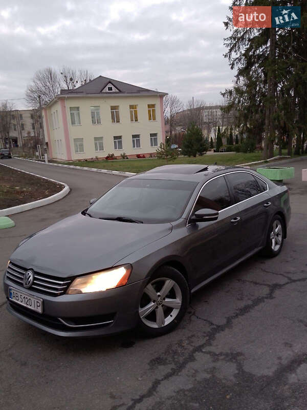 Седан Volkswagen Passat 2012 в Тростянце