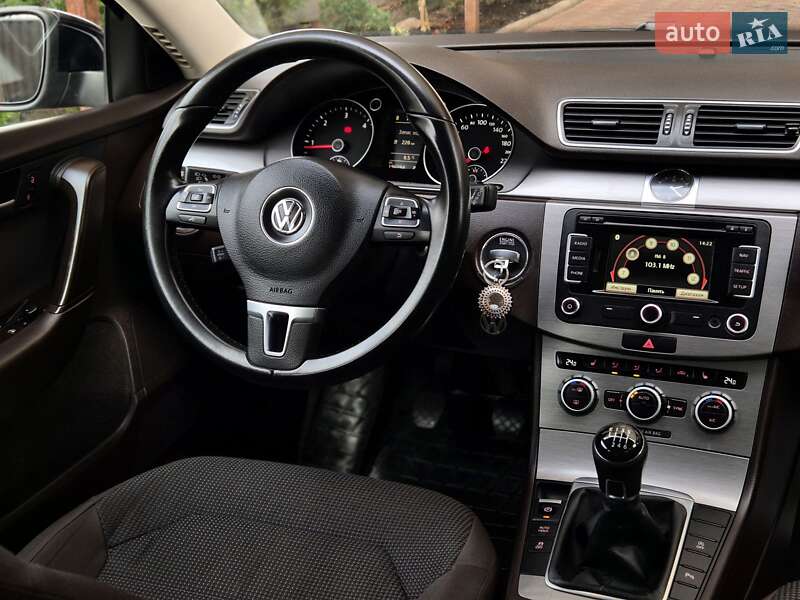Универсал Volkswagen Passat 2013 в Запорожье