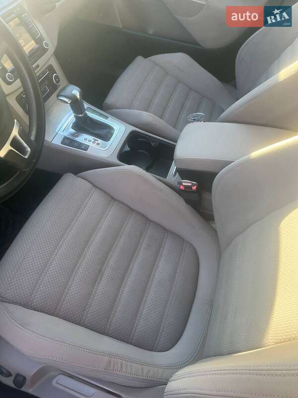 Универсал Volkswagen Passat 2010 в Тернополе